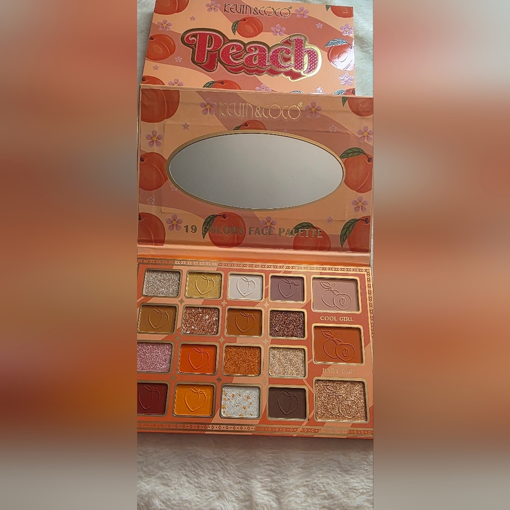 Peach Eyeshadow Palette - Vibrant Peach Tones